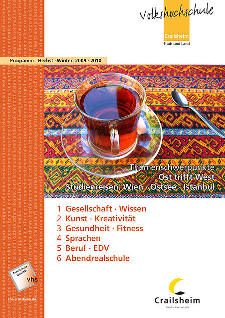 Titelseite Programm vhs Crailsheim Herbst/Winter 2009/10 (türkischer Tee auf bunter Tischdecke)