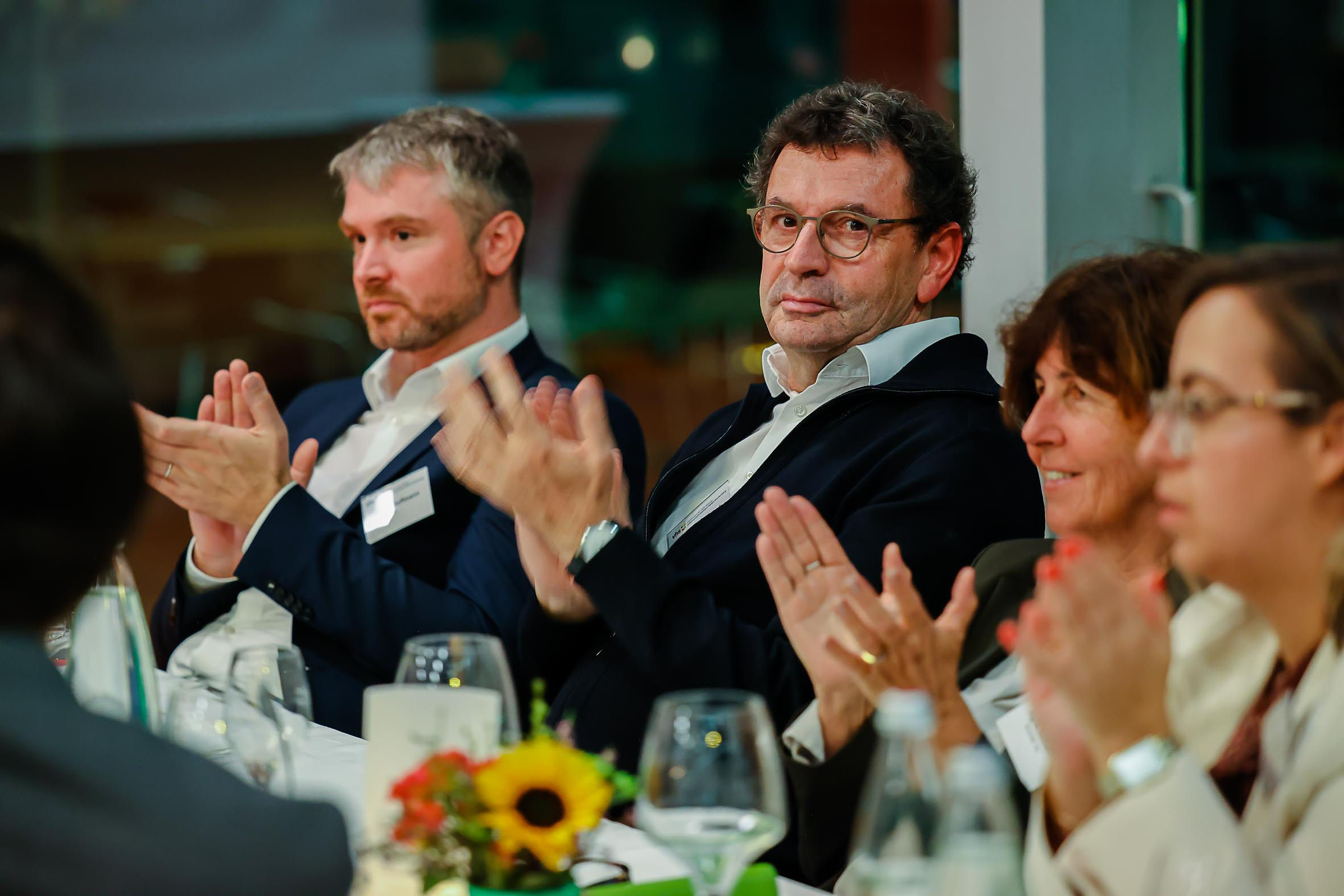 Foto: Teilnehmende im Publikum beim Parlamentarischen Abend 2022