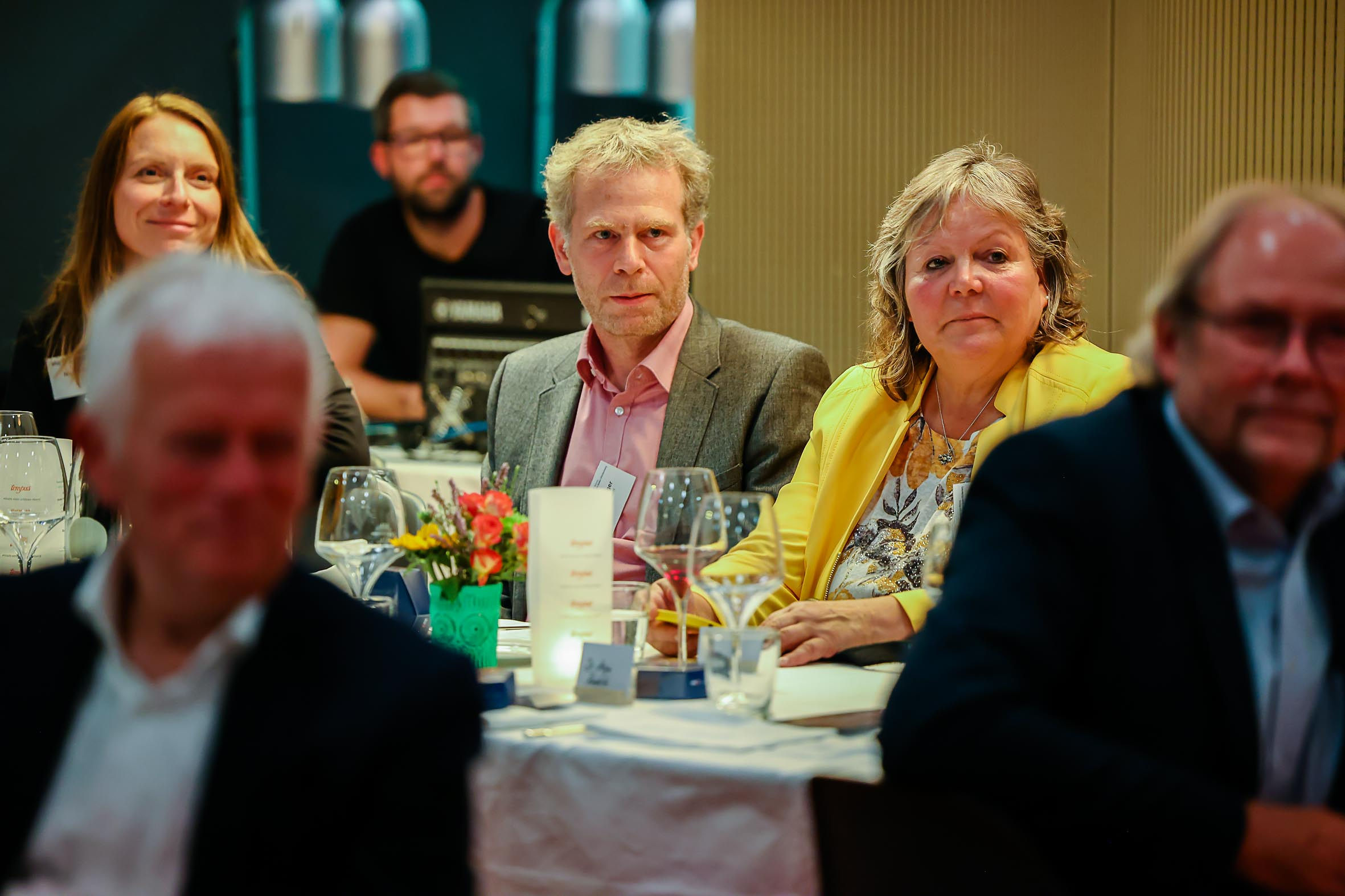 Foto: Martina Braun, MdL, und Martin Dilger, vhs Crailsheim, beim Parlamentarischen Abend 2022